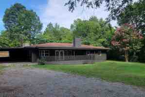 featured image of 753 Maple Grove St