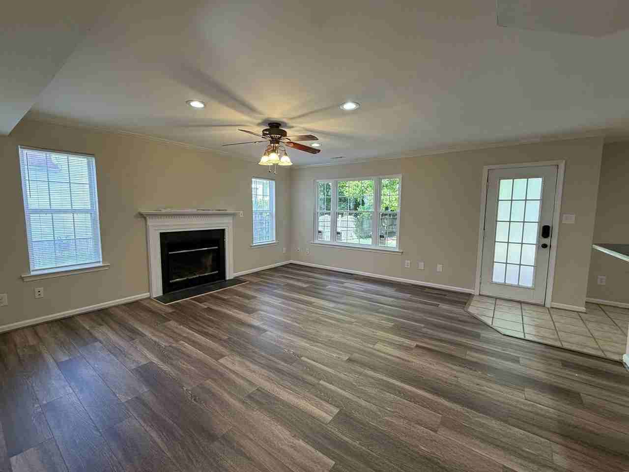 221 Sherbrooke Dr - Photo 6 of 17