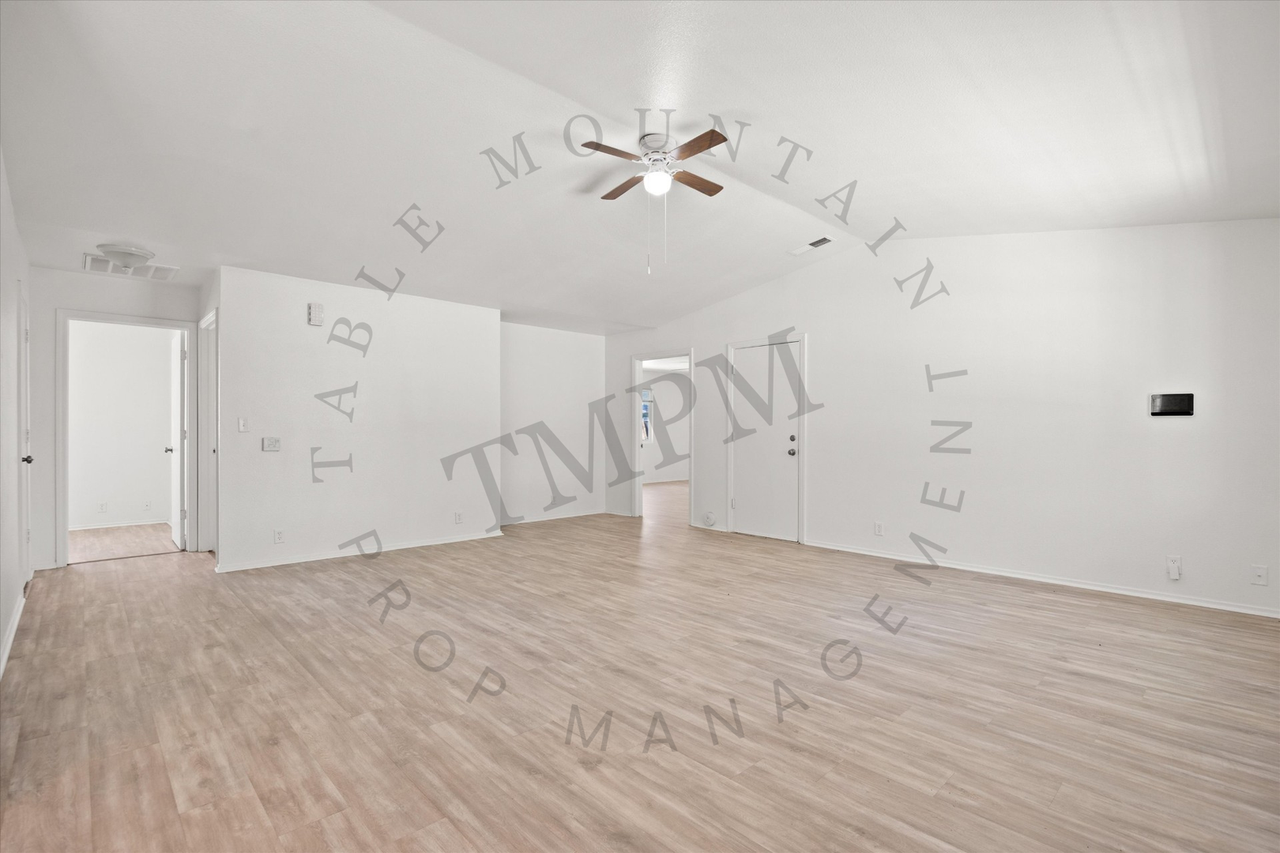 3 Berry Ct - Photo 4 of 19