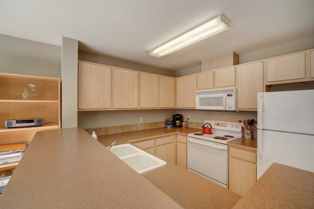 600 N 85th St #401 - Photo 2 of 16