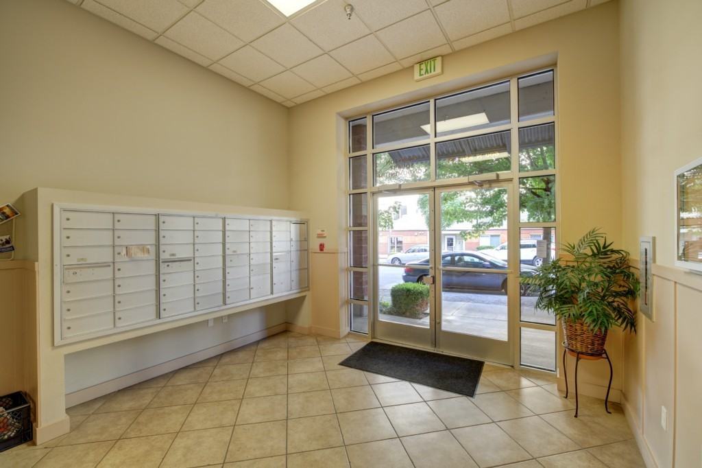 600 N 85th St #401 - Photo 7 of 16