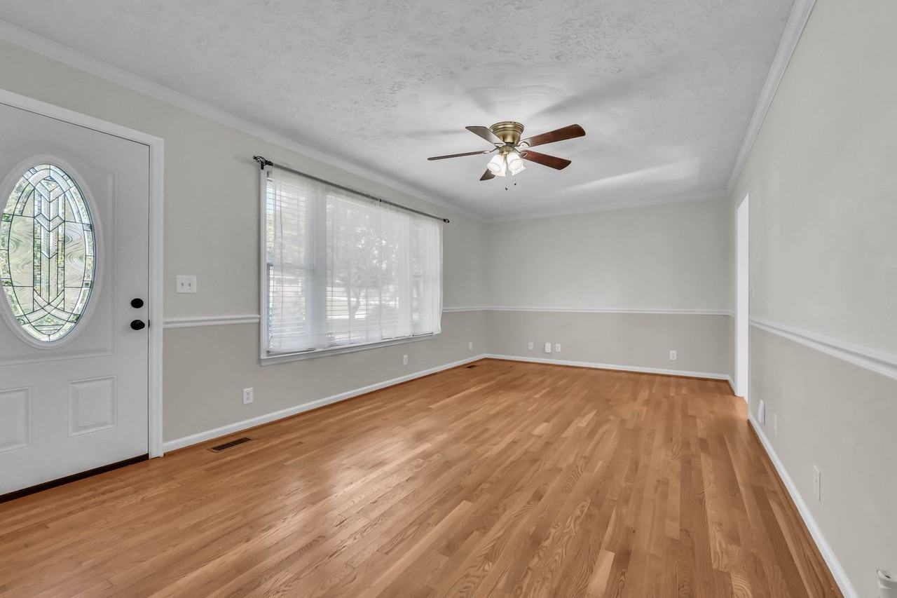 504 Wren Dr - Photo 4 of 23