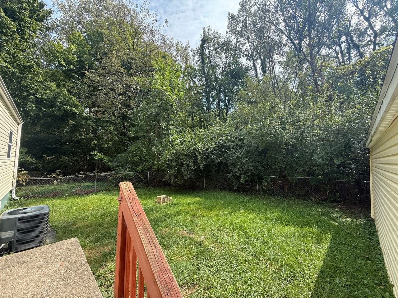 2301 W Oliver Dr - Photo 3 of 11