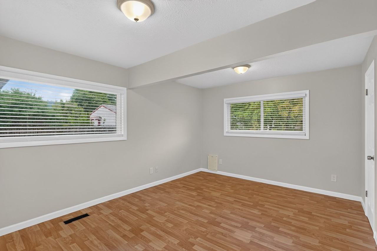 8435 Se Stephens St - Photo 6 of 21