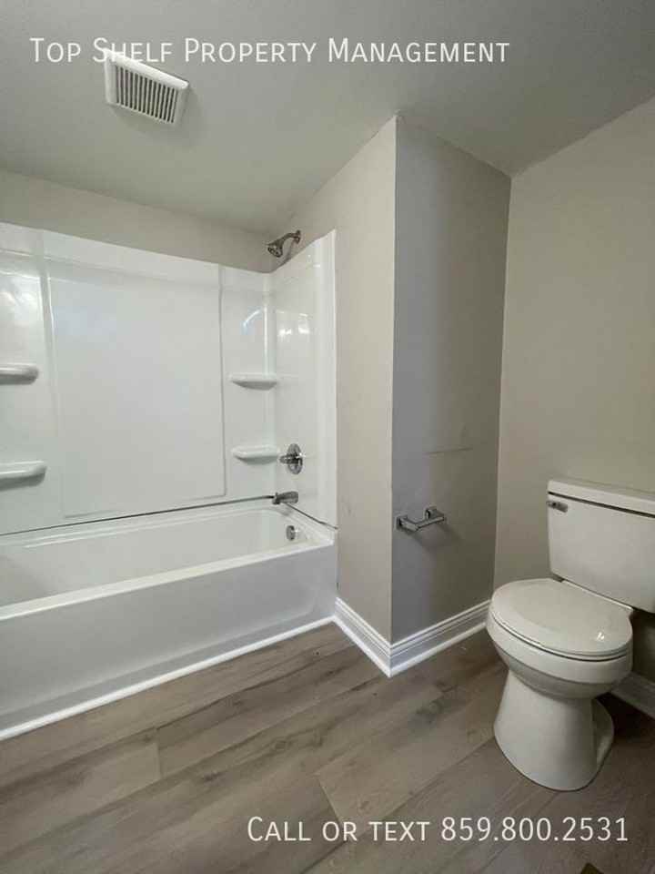 307 Wallace Ave - Photo 3 of 15