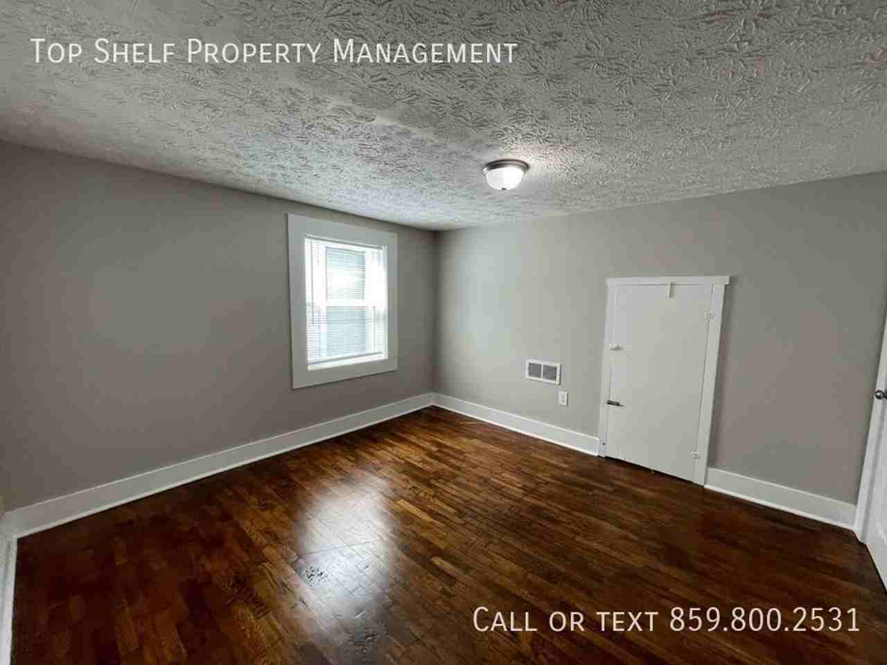 307 Wallace Ave - Photo 6 of 15