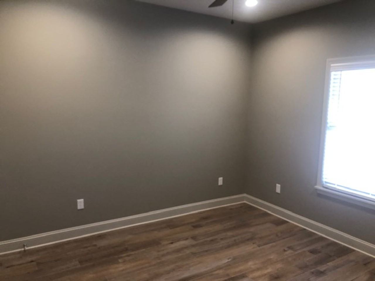 1376 W Jackson St - Photo 5 of 11