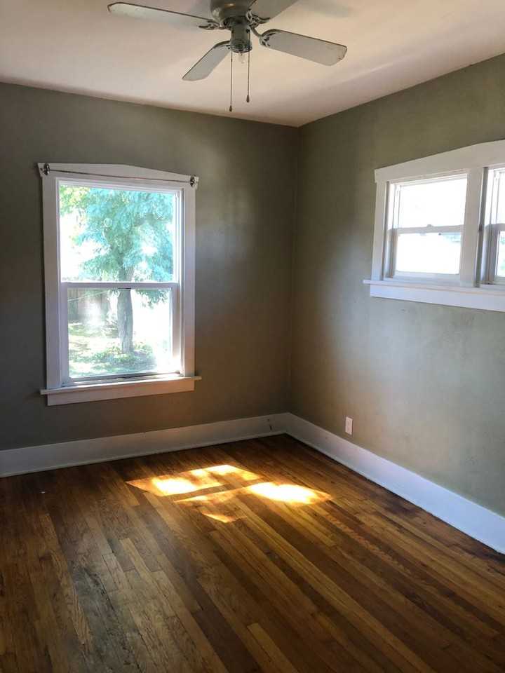 928 Benton Ave - Photo 6 of 11