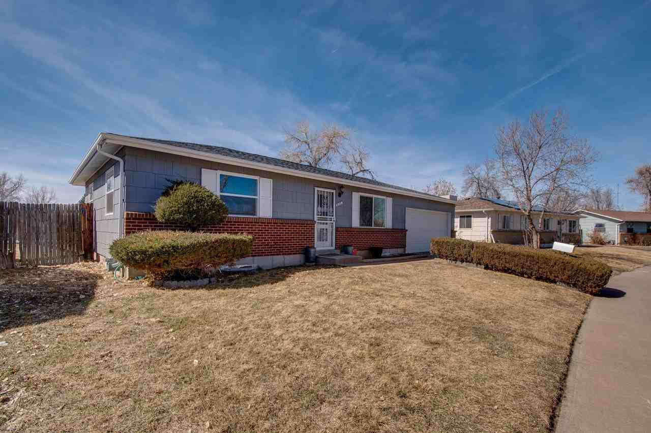 5553 Crystal Way - Photo 2 of 42