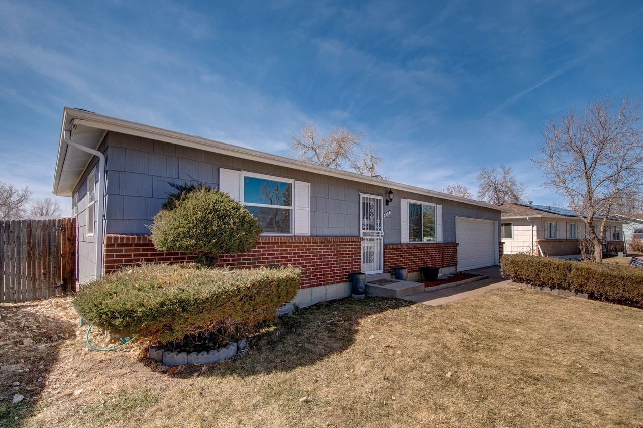 5553 Crystal Way - Photo 3 of 42