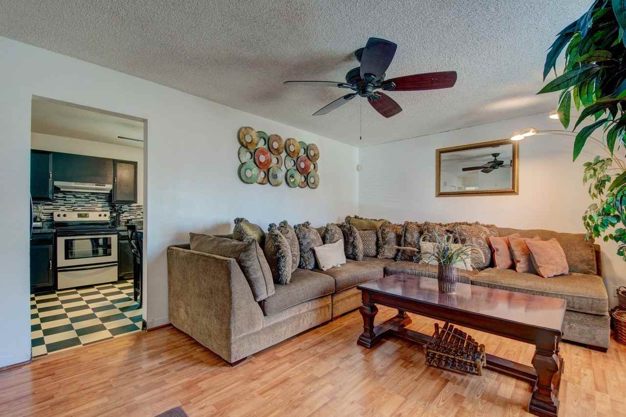 5553 Crystal Way - Photo 6 of 42