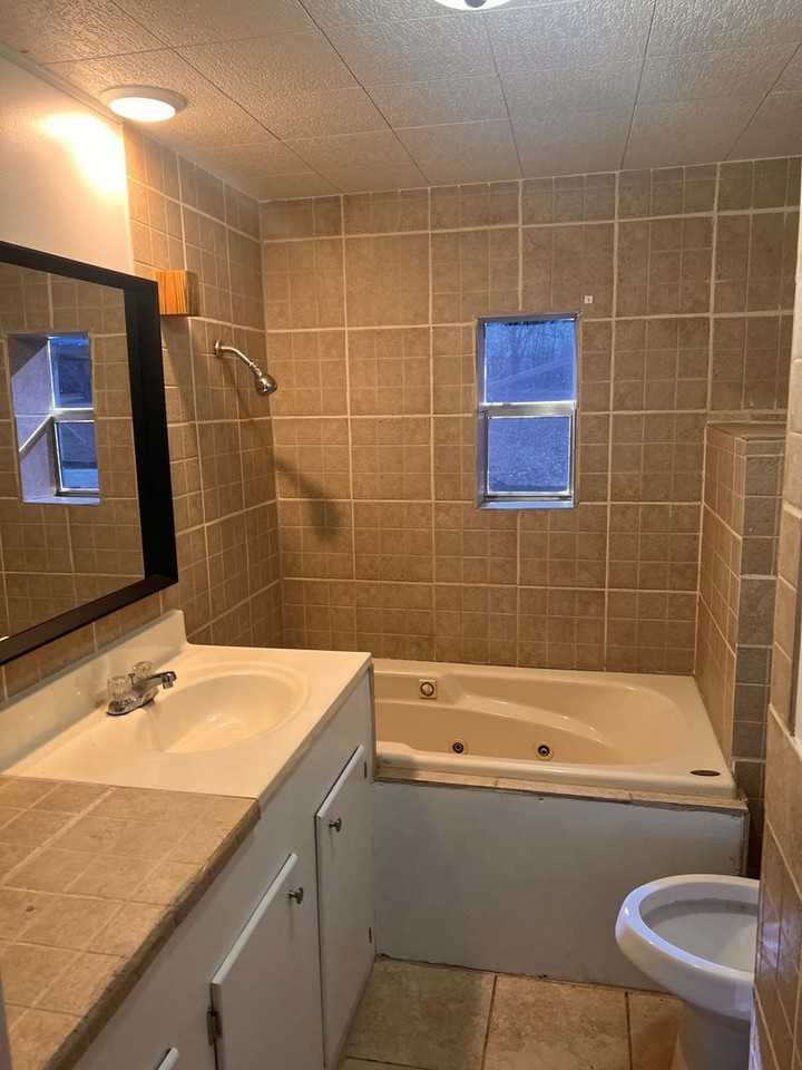 1680 Clifford Meeks Rd - Photo 4 of 16
