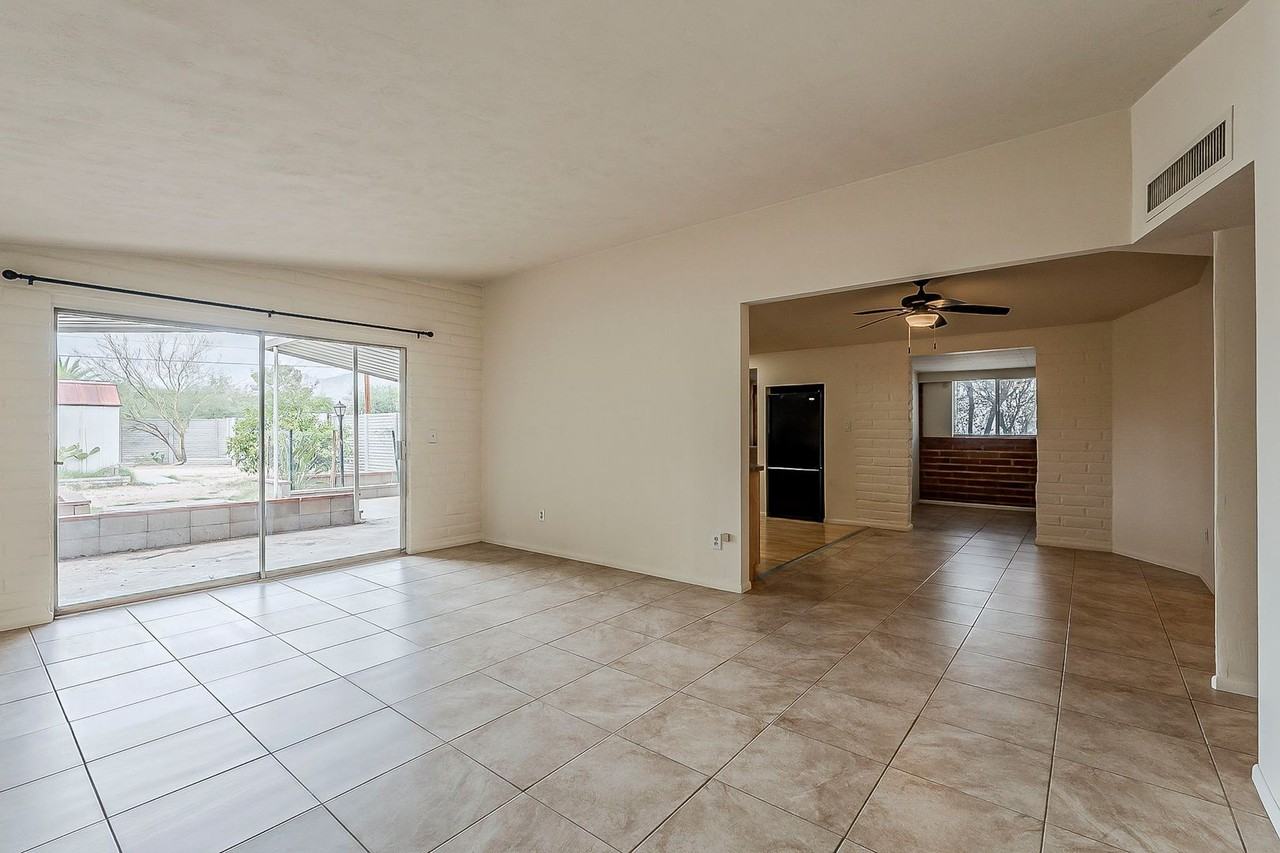 1437 E. Lester St. - Photo 2 of 50
