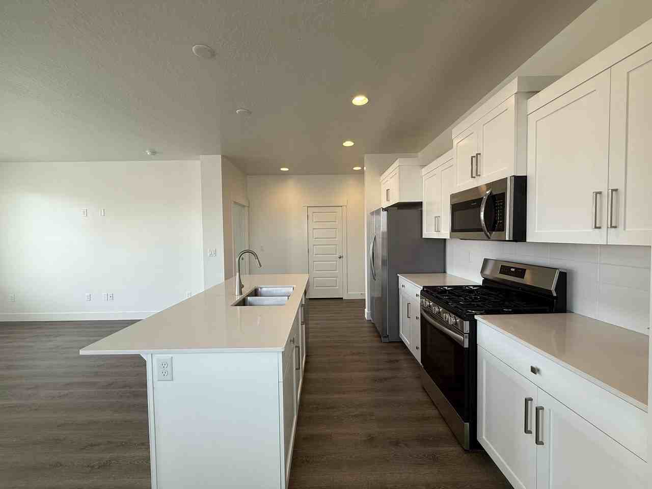 2313 E Luciano Ln - Photo 5 of 29
