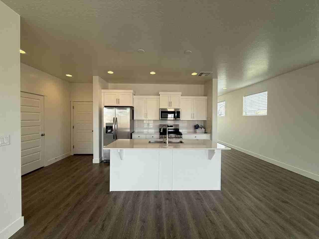 2313 E Luciano Ln - Photo 6 of 29
