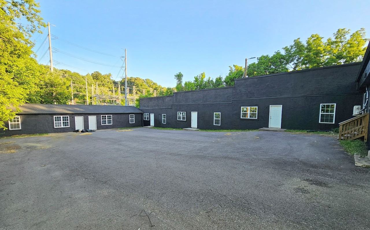 4330 Mansion Ave