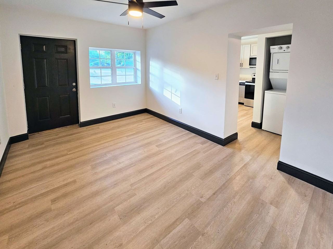 4330 Mansion Ave - Photo 2 of 16