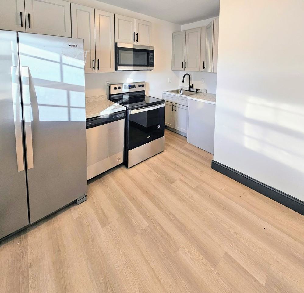 4330 Mansion Ave - Photo 4 of 16