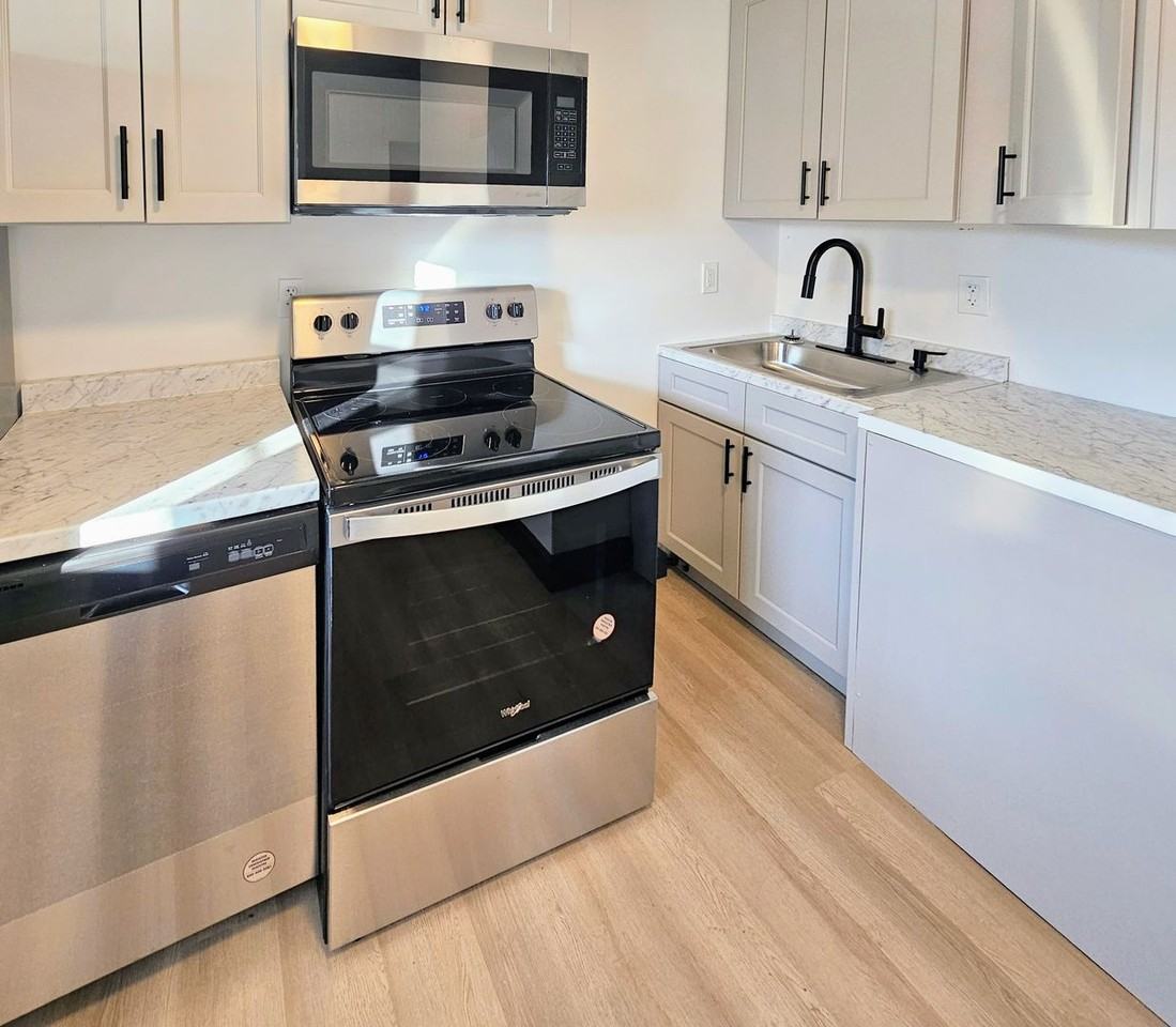 4330 Mansion Ave - Photo 5 of 16