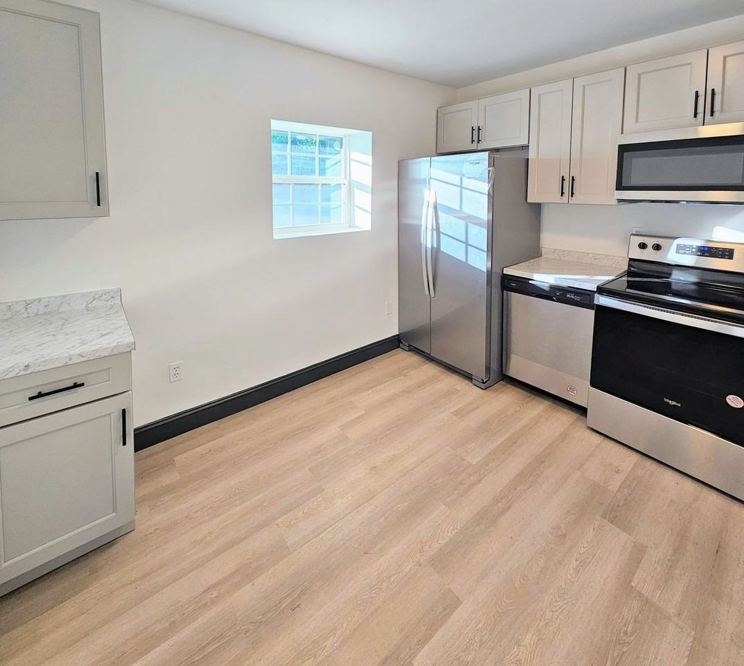 4330 Mansion Ave - Photo 6 of 16