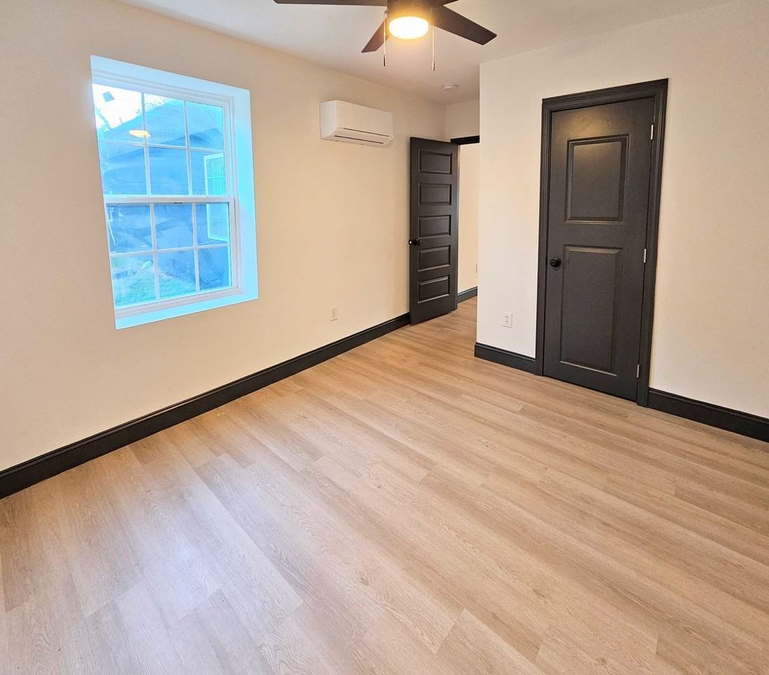 4330 Mansion Ave - Photo 7 of 16