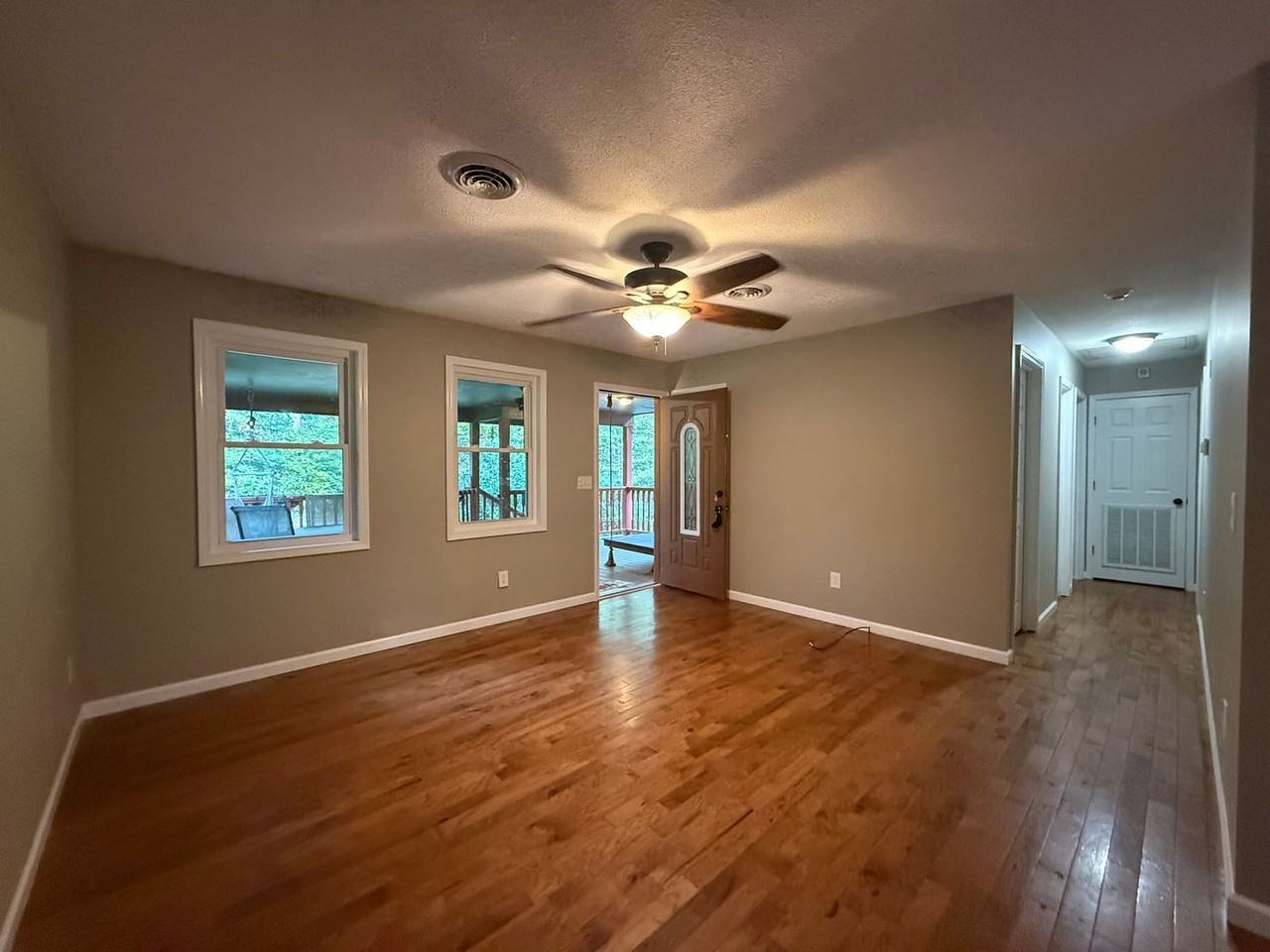 32 Brown Ln - Photo 4 of 27