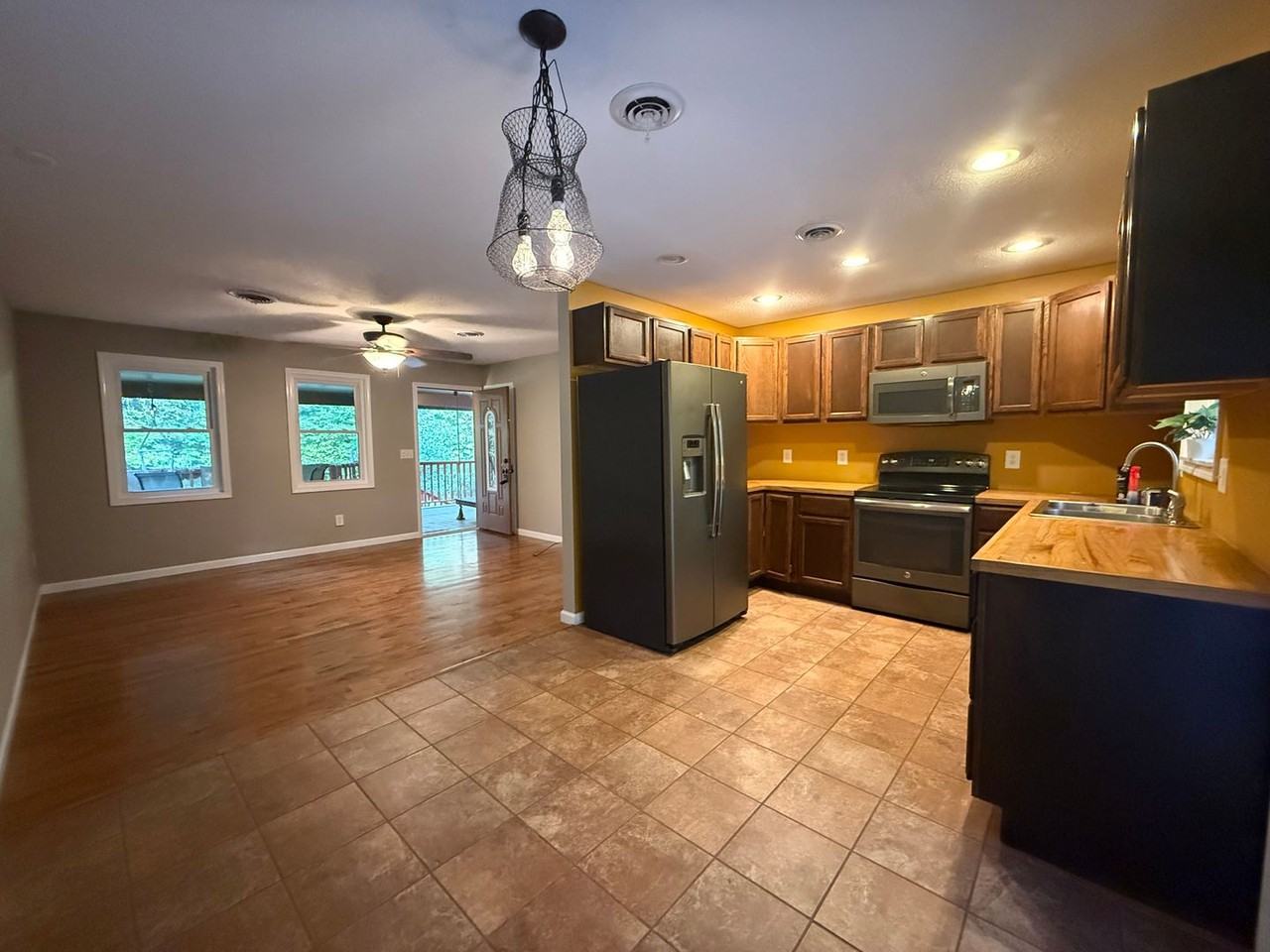 32 Brown Ln - Photo 7 of 27