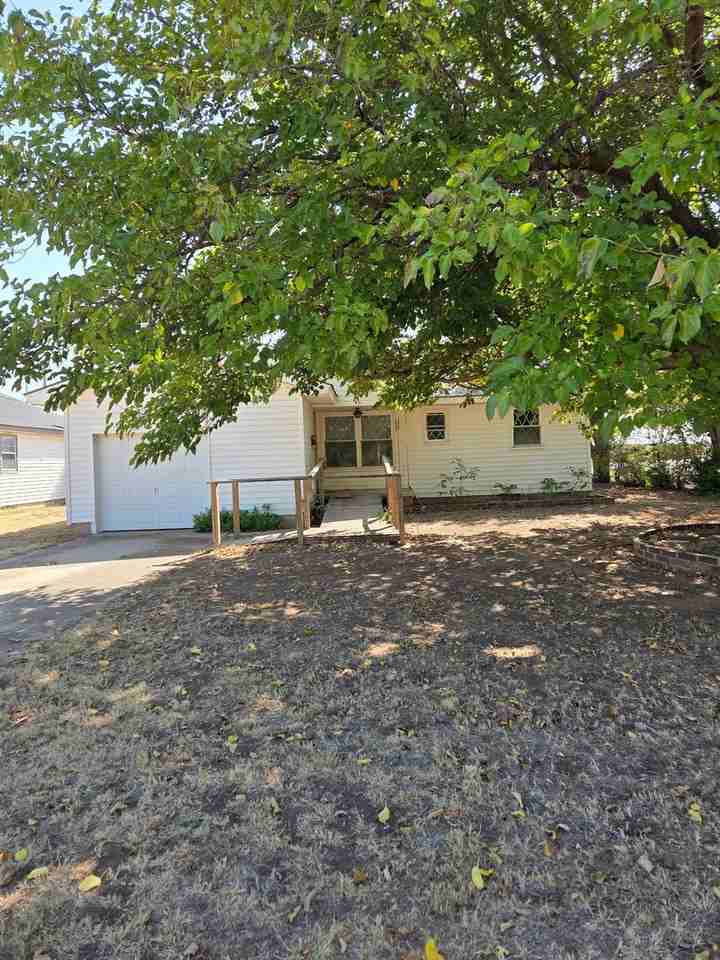 516 S Park Ln - Photo 2 of 12