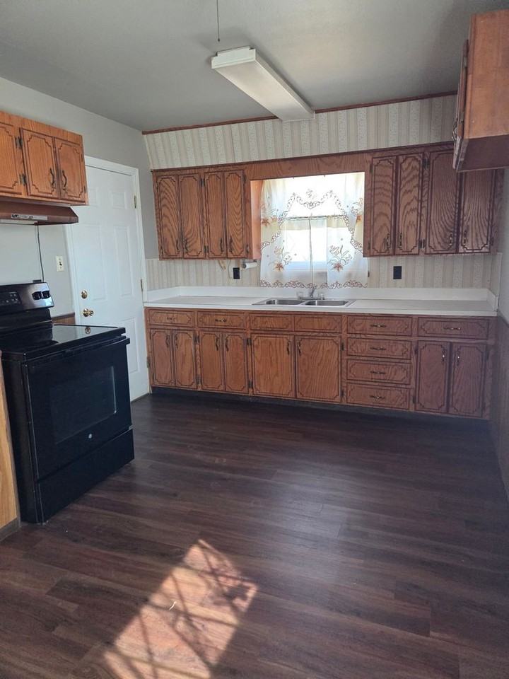 516 S Park Ln - Photo 4 of 12