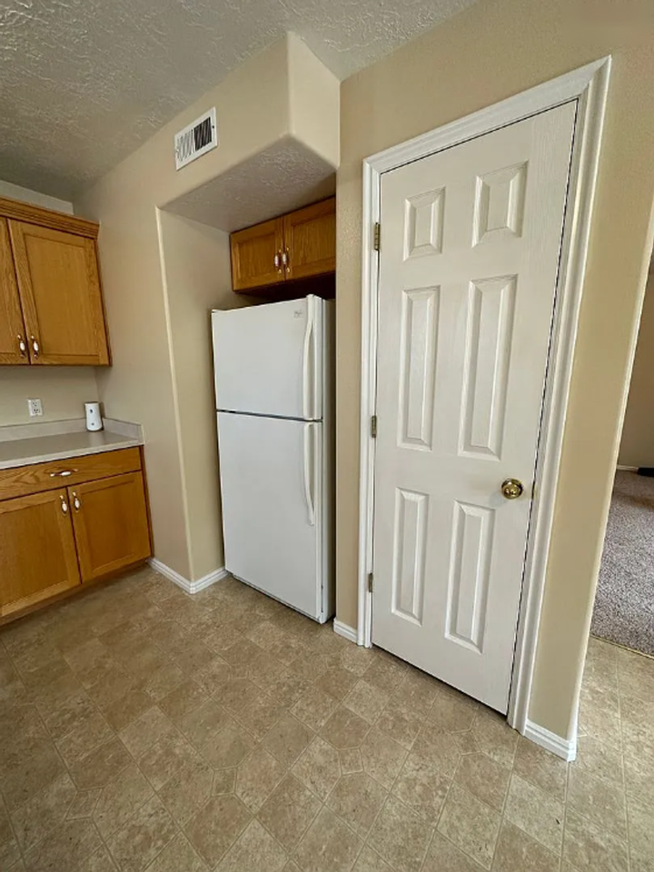 640 S 5th W #220 - Photo 6 of 15