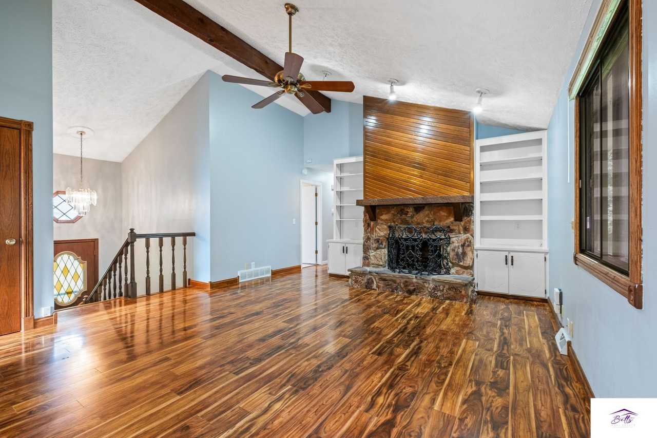 15223 Y St - Photo 2 of 23