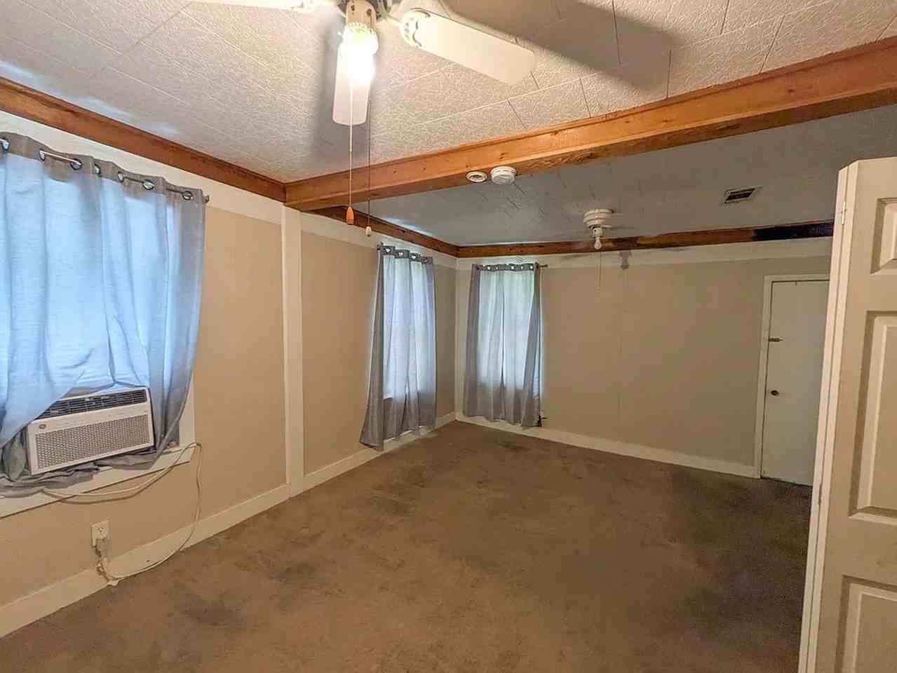 824 Llano St - Photo 4 of 8