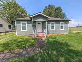 featured image of 5365 E Parkway Dr