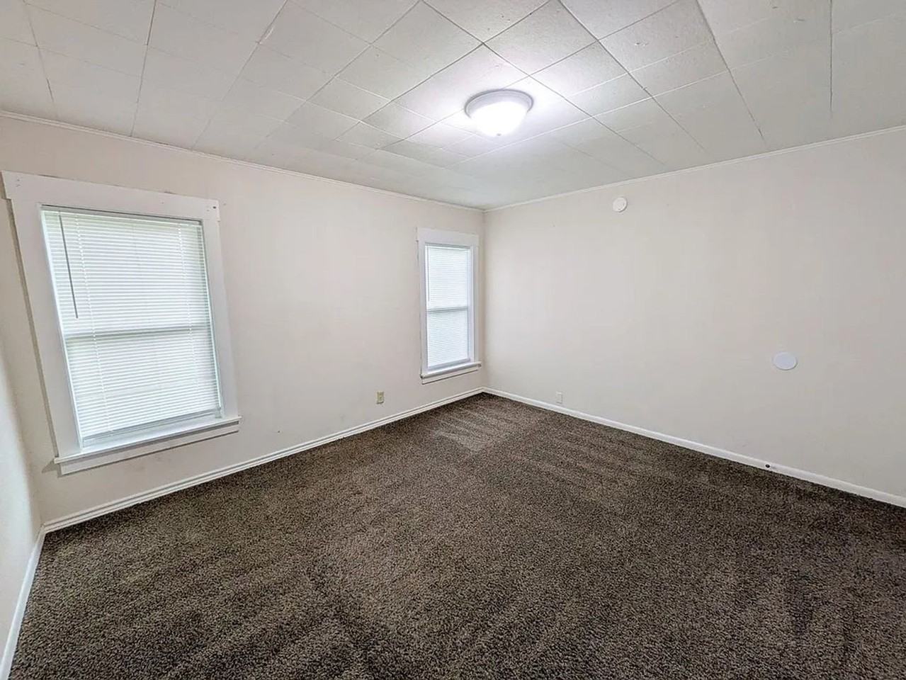 5365 E Parkway Dr - Photo 7 of 11