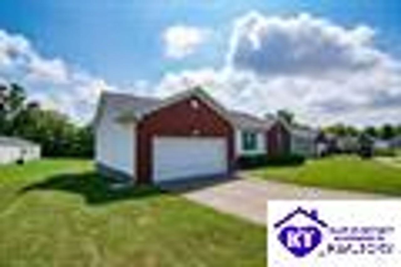 520 University Dr - Photo 2 of 7