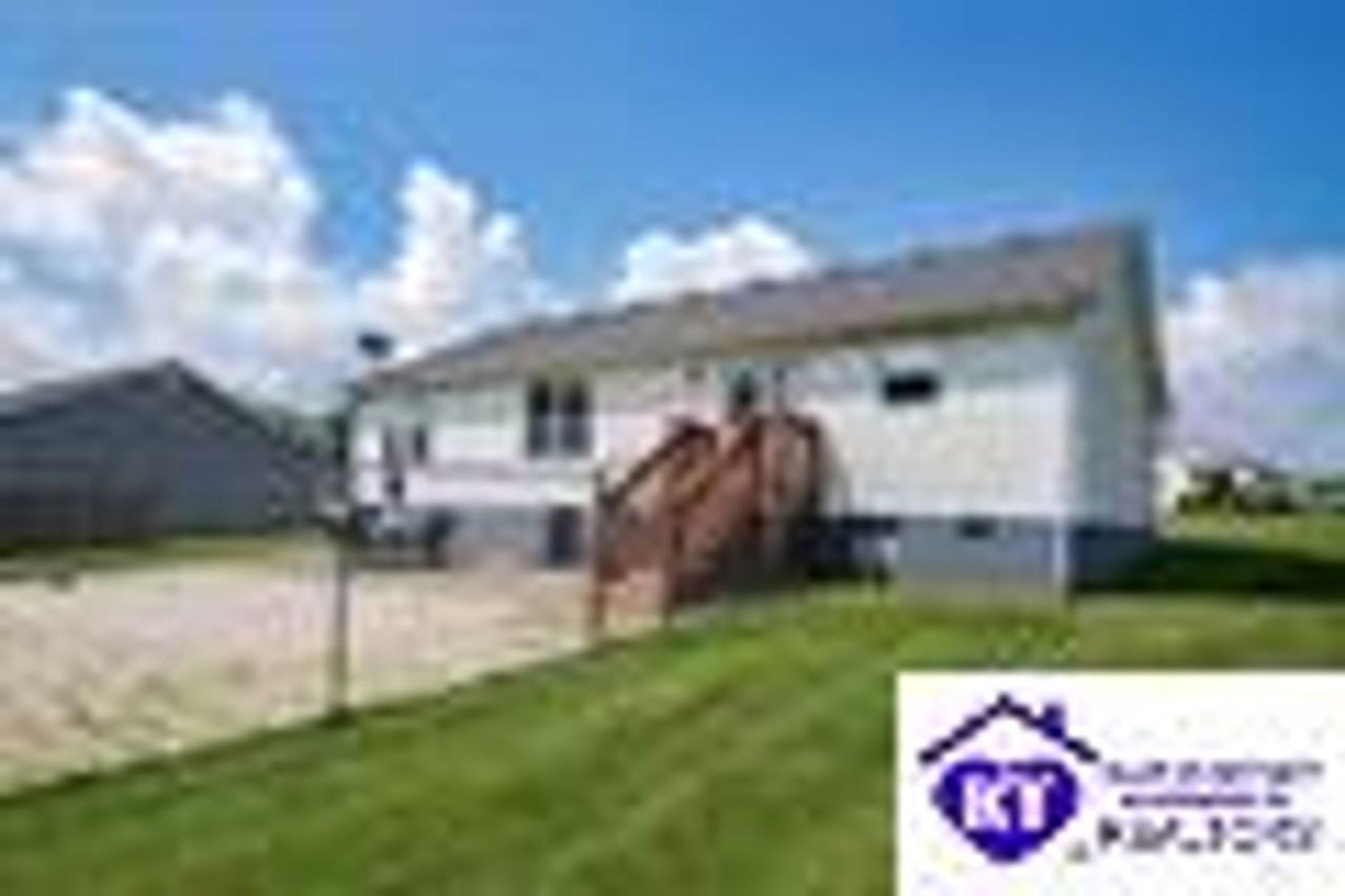 520 University Dr - Photo 6 of 7