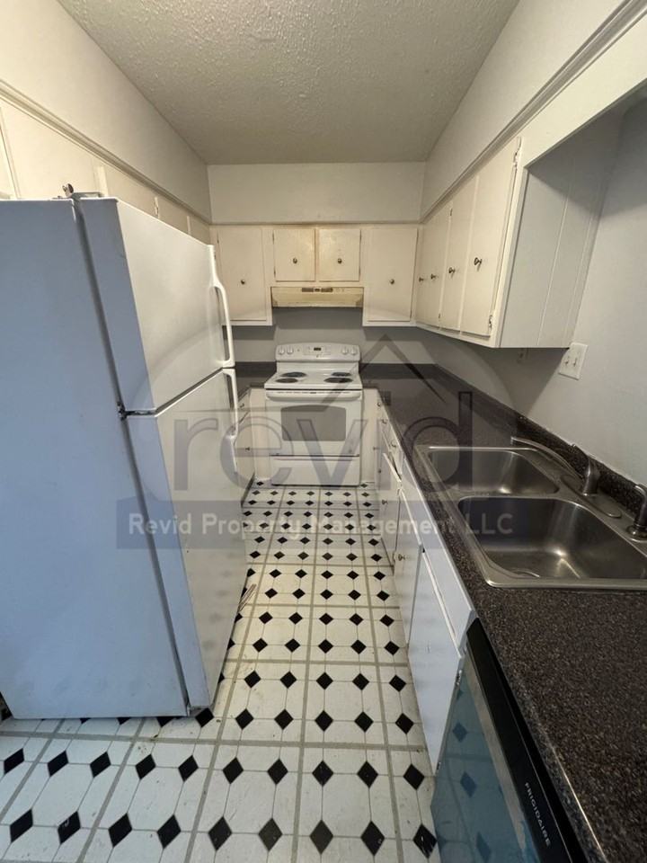 3325 Fairbanks St - Photo 7 of 17