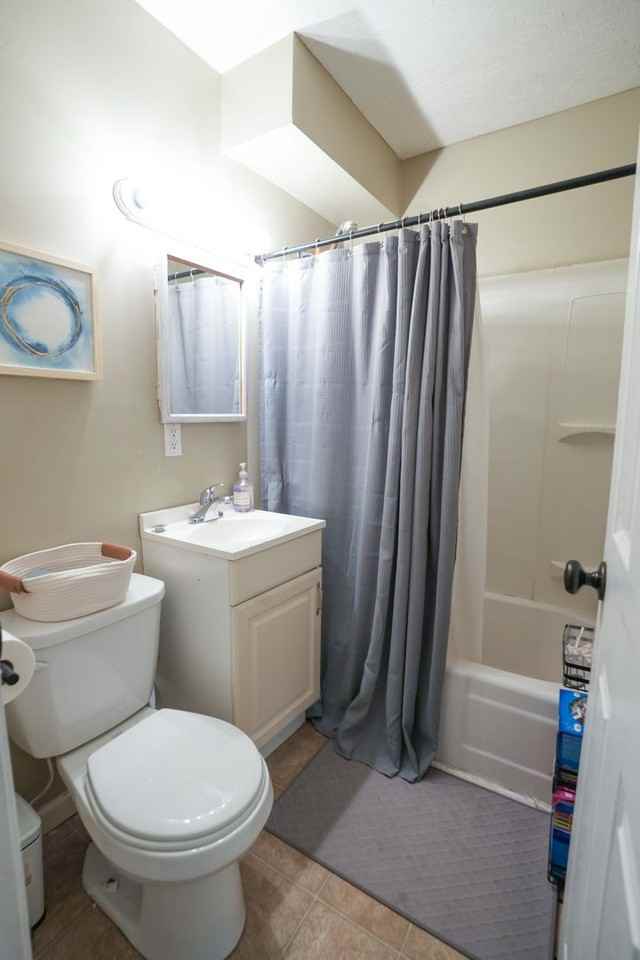 633 Golfview Dr - Photo 3 of 16