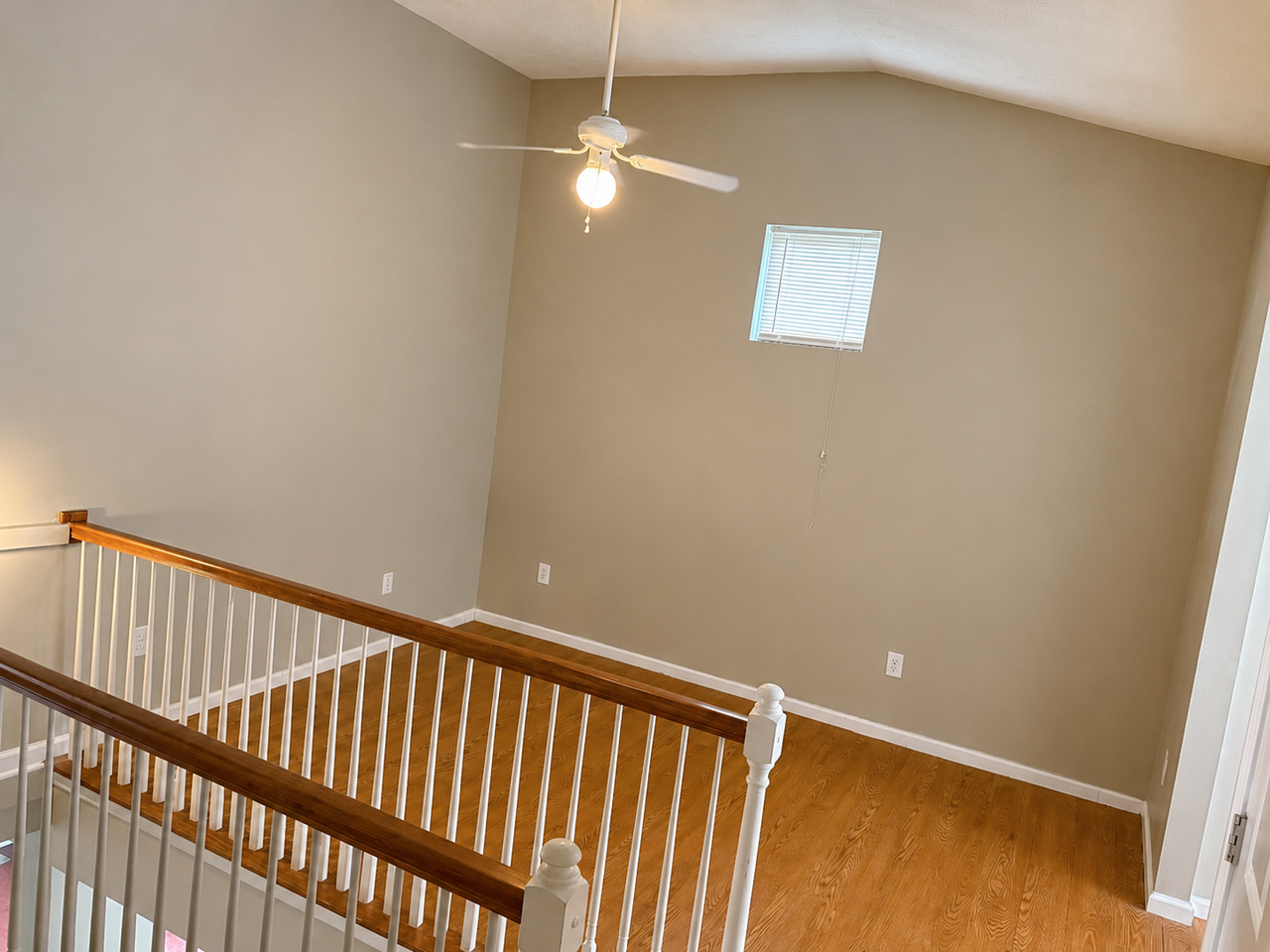 640 Golfview Dr - Photo 4 of 14