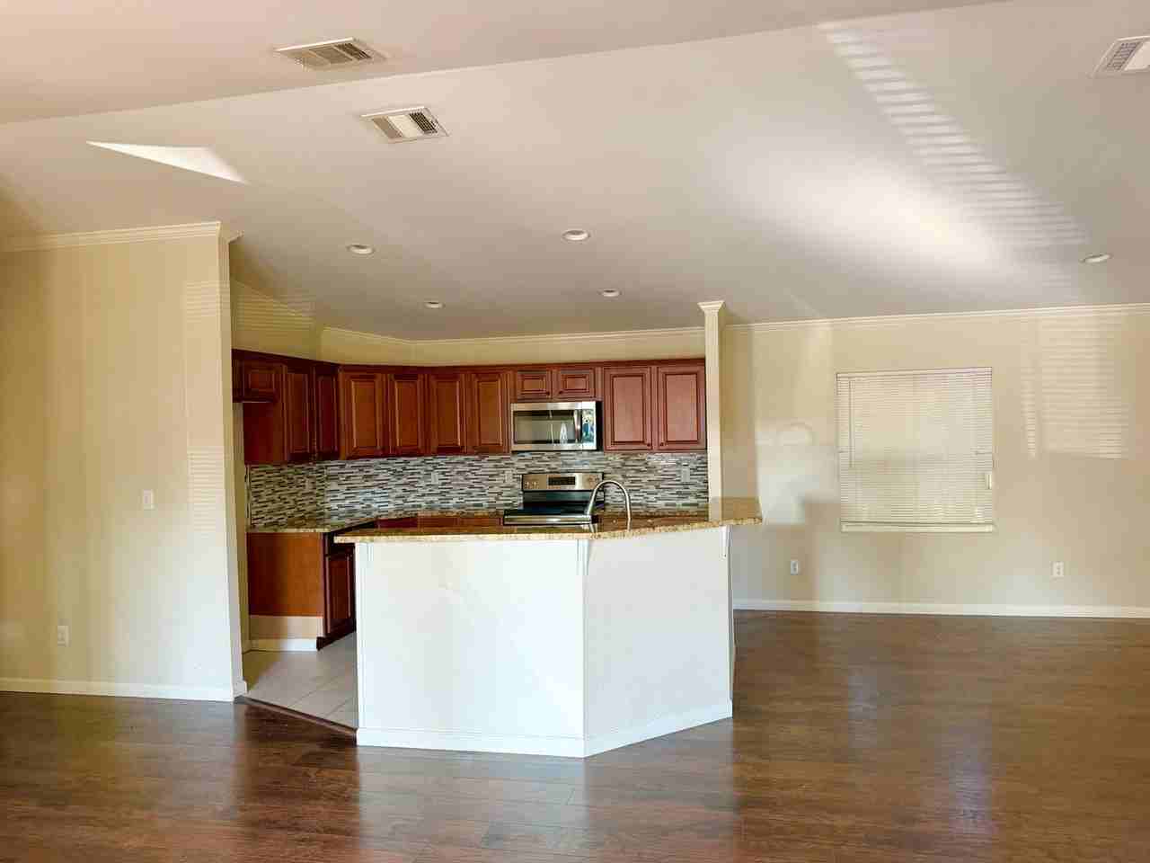 218 218 Wind Haven Dr - Photo 2 of 8