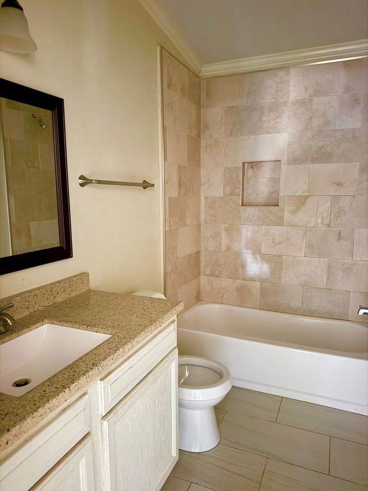 218 218 Wind Haven Dr - Photo 5 of 8
