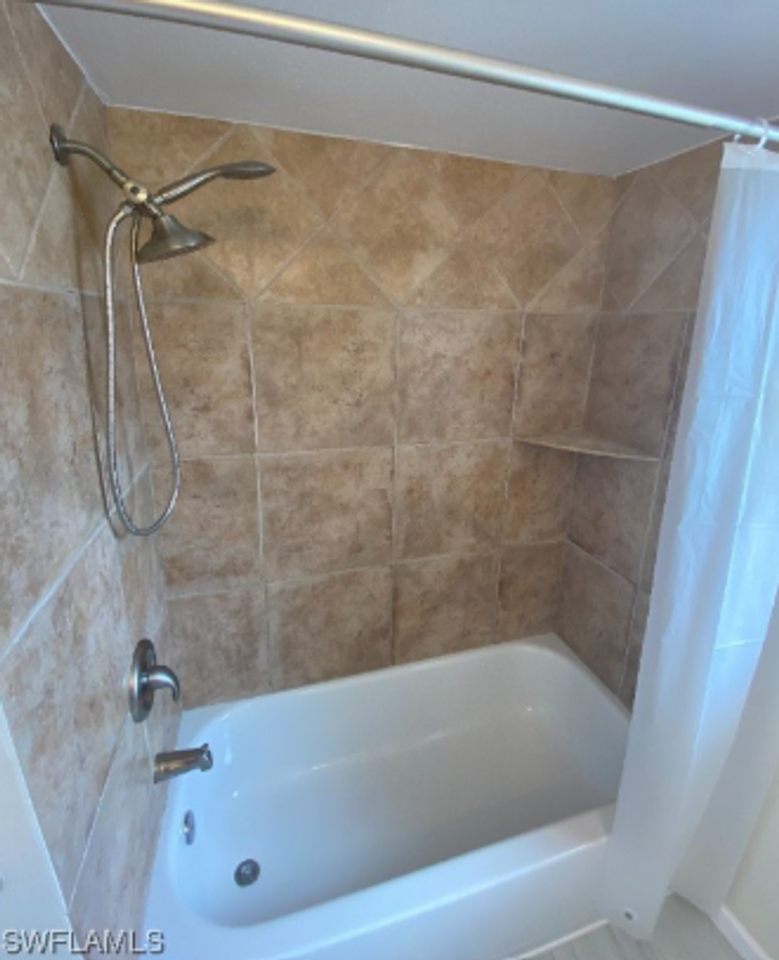 1913 Viscaya Pkwy - Photo 5 of 23