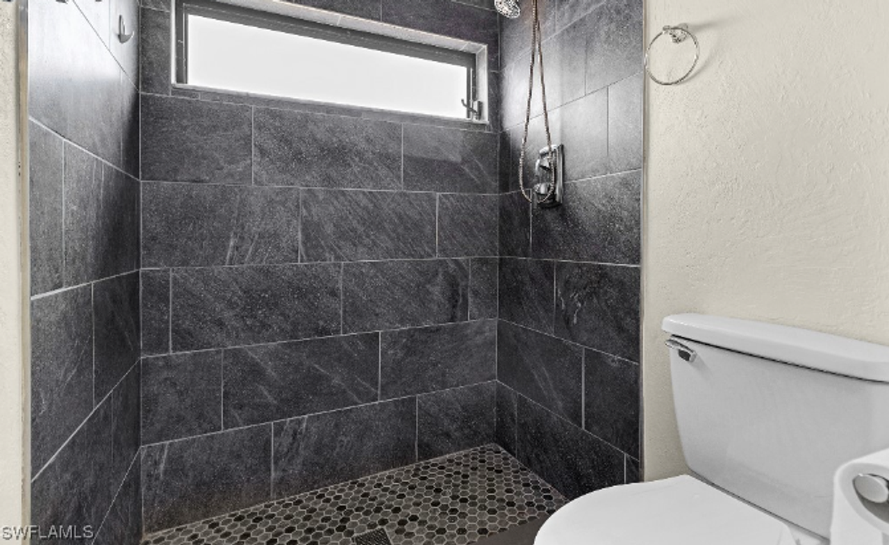 1913 Viscaya Pkwy - Photo 6 of 23