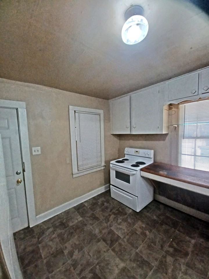1419 Nw Logan St - Photo 4 of 14