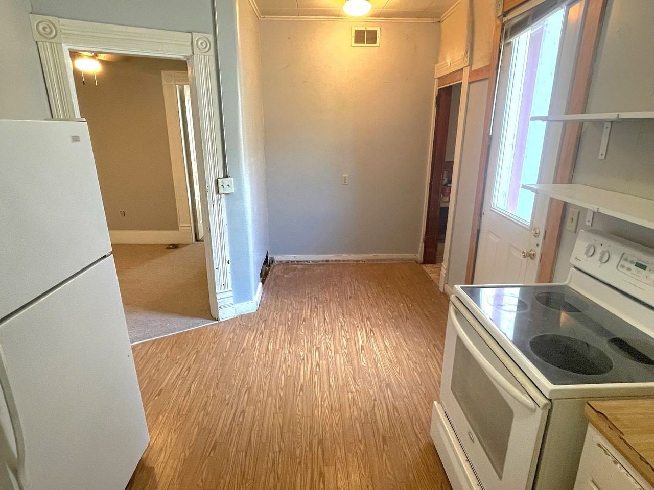 828 Vine Street - Photo 3 of 10