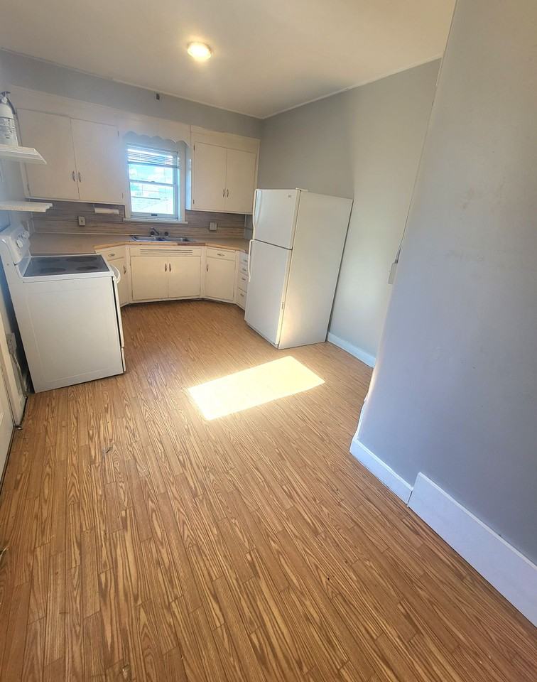 828 Vine Street - Photo 5 of 10