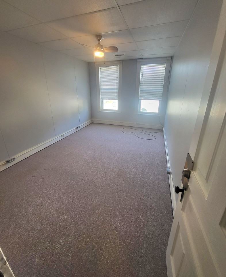 828 Vine Street - Photo 7 of 10