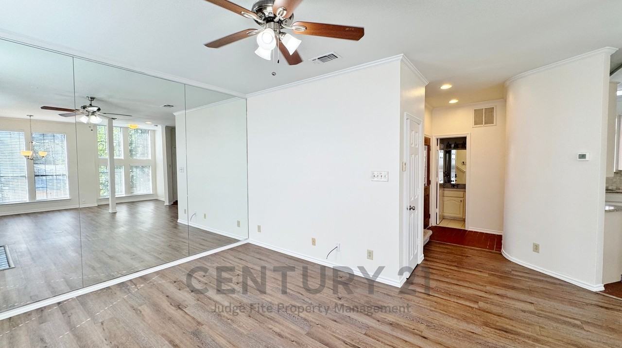 4141 Hyer St #D - Photo 3 of 19