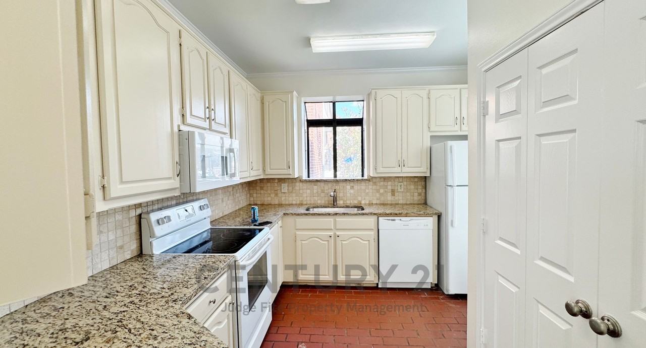 4141 Hyer St #D - Photo 5 of 19