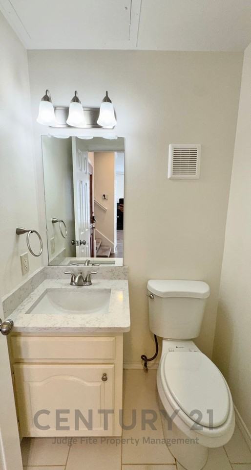 4141 Hyer St #D - Photo 7 of 19